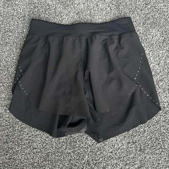 Lululemon Find Your Pace Short 3" *Lined
Black size 4 - Picture 6 of 8